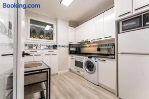 san fernando street apartment - Image 1