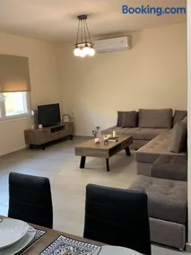 Helen`s Luxury Apartment - Image 2