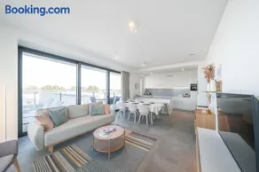 Casiola - Modern new apartment with pool access and parking - Image 1