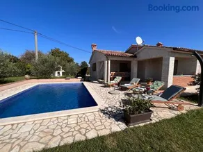 Villa Mirela with a comfortable garden and pool - Image 2