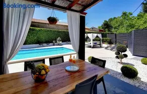 Cozy Apartment In Svetvincenat - Image 3