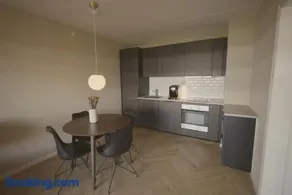 Cozy apartment with garden and free parking - Image 1