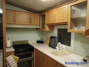 Lovely 3 bedroom 8 berth caravan in Rhyl - Image 3
