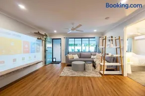 4Bed 2Bath in Capalaba Near Manly Habour, Shops & More - Image 1