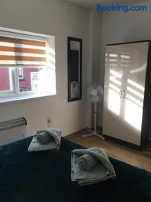 Modern 1 bedroom flat perfect for match or city break - Image 2