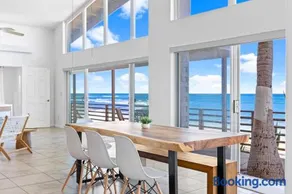 Spacious Beachfront in Oahu - Image 2