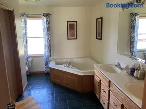 Large Country Home - Image 2