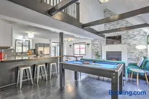 Modern 4BR house with Sauna and Gameroom - Image 3