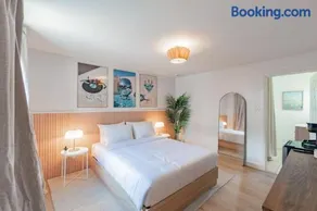Parkway Boutique Suite 22 - Image 1