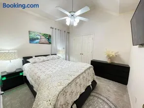 Charming 3-bedroom house near AT&T Stadium, Six Flag, DFW Airport - Image 3
