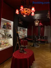 Villa für Präsentationen und Events, Eine Nacht im Puppenmuseum erleben - Image 3