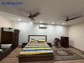 Rooftop Retreat- Peaceful & Luxurious Homestay BnB - Image 2