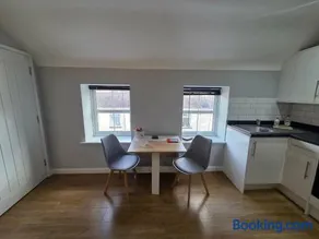 4a Smart Apartments - Image 3