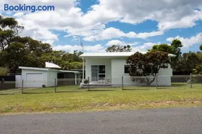 Bendy Beach House - Image 5