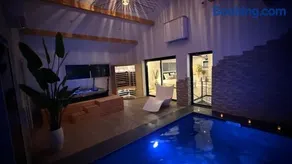 Maison privative avec piscine intérieure, spa, sauna, cinéma et billard - Image 1