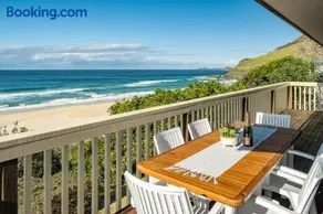 Lawsons at Blueys - Pacific Palms Holidays - Image 3