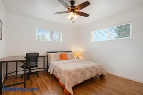Cozy Getaway Retreat - 4BR - Northglenn - Image 4