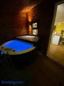 Cherry Tree Glamping - Image 5