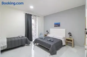 B&B Italia - Image 1