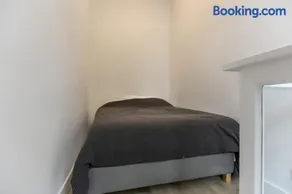 Modern Lower-Ground Apartment in Rotterdam West - Image 3