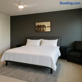 Private 3BR Keylux at Westmore - Image 1