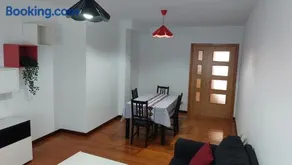 Excelente piso de 3 habitaciones dobles, 2 baños y terraza 30 mts - Image 2