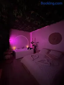 Suite Bali Love - Love Room - Jacuzzi - Image 4