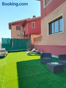 Casa con gran jardín y barbacoa "Los Olivos" Cerca de Logroño familias y grupos - Image 3