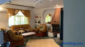 Hypnotic Villa Pitesti - Image 4