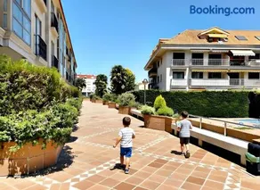 Holibai, Chuliña, Vacaciones Familiares en Baiona, Espacio, Piscina y Playa a un Paseo - Image 1