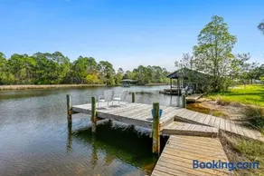 Lone Palm on the Bayou - Image 3