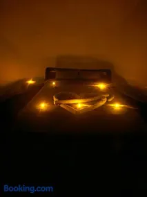 Nuit insolite dans une bulle avec jacuzzi privatif - Image 4
