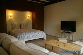 Juniper House - Image 4