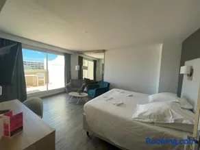 Appartement de vacances avec terrasse et piscine - Image 2