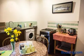 Butlers Quarters Apartment - Image 4