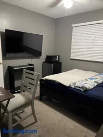 Downtown Private Deluxe Room - Image 2