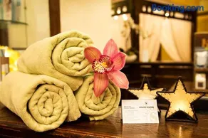 Romance Hotel and Family Suites - Image 5