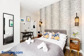 The Shirt Factory Apartments - Image 2