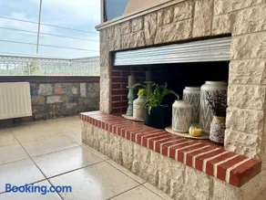 Lemon & Light Bright Apartment with View and Fireplace - Image 3