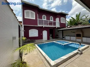 Casa no Centro de Bertioga com Piscina - Image 1