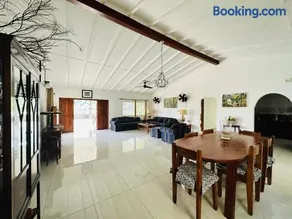 Holiday Home - Image 3