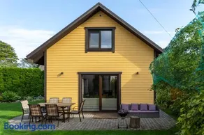 Cosy Family Guesthouse with Sauna and Garden - Image 1
