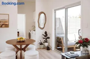The Bennett Loft, a modern Launceston hideaway - Image 5
