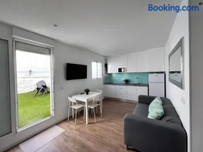 Modern Luxury Villa - Image 1