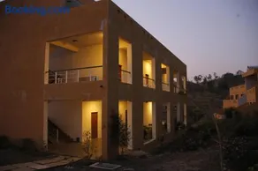 The Yellow Retreat - Image 3