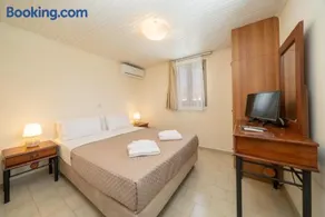 MAKIS VILLAGE-APARTMENTS - Image 5