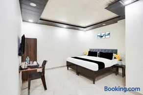 Collection O Nirman Vihar - Image 3