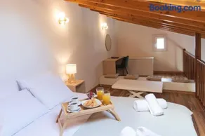 Chris Luxury Loft - Image 3