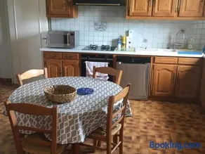 Gîte spacieux avec cheminée et salle de jeux - FR-1-491-442 - Image 3