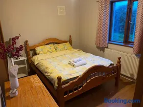 2 bedroom house - Image 3